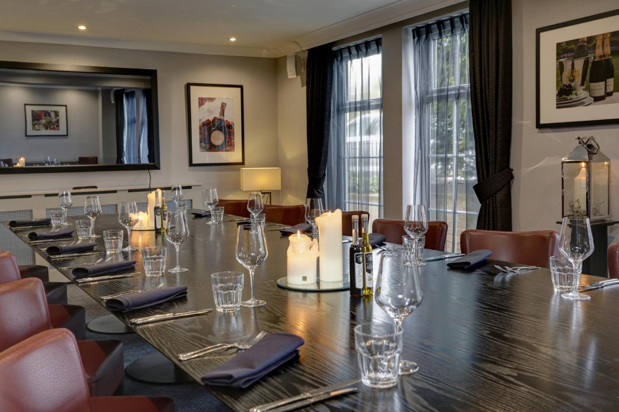 Hotel Western Premier Ema Yew