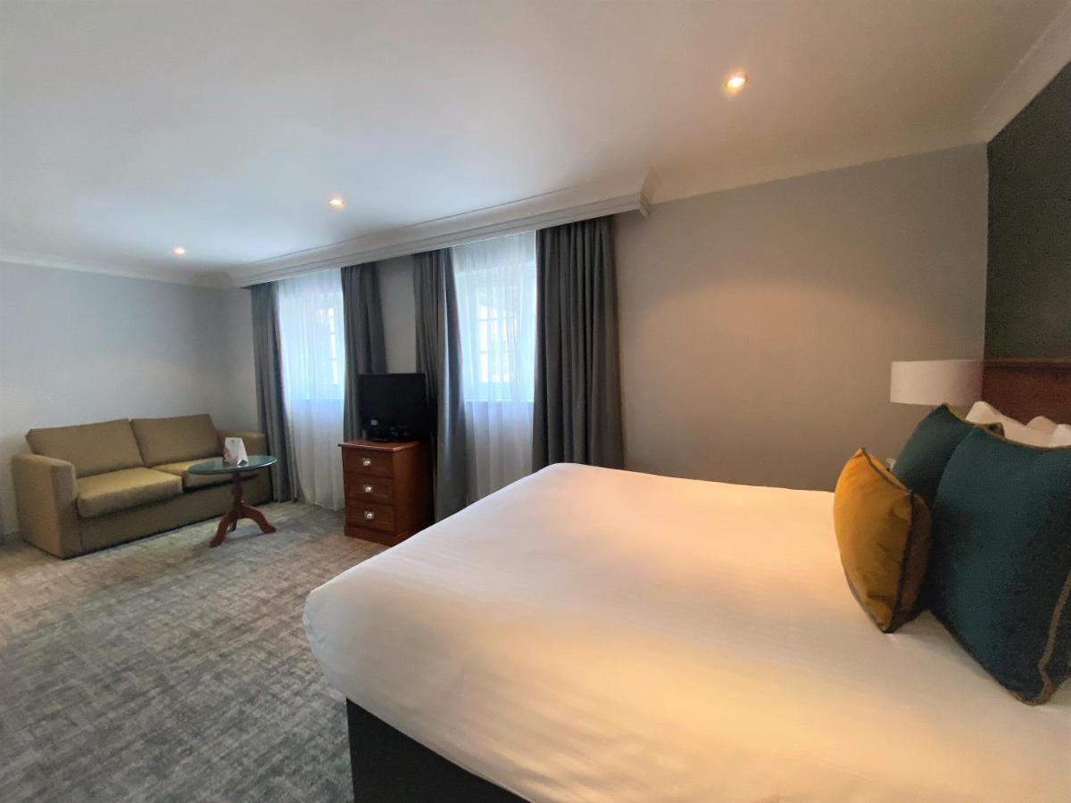 Hotel Best Western Premier EMA Yew Lodge Hotel 4*