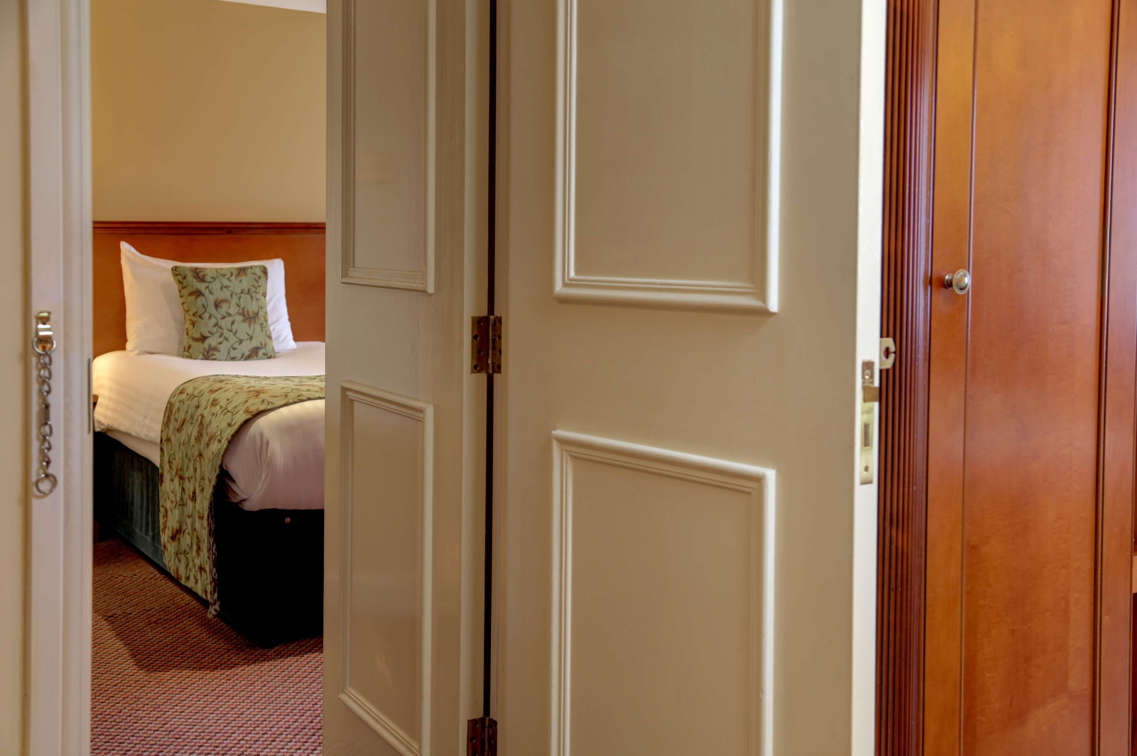 Best Western Premier EMA Yew Lodge Hotel