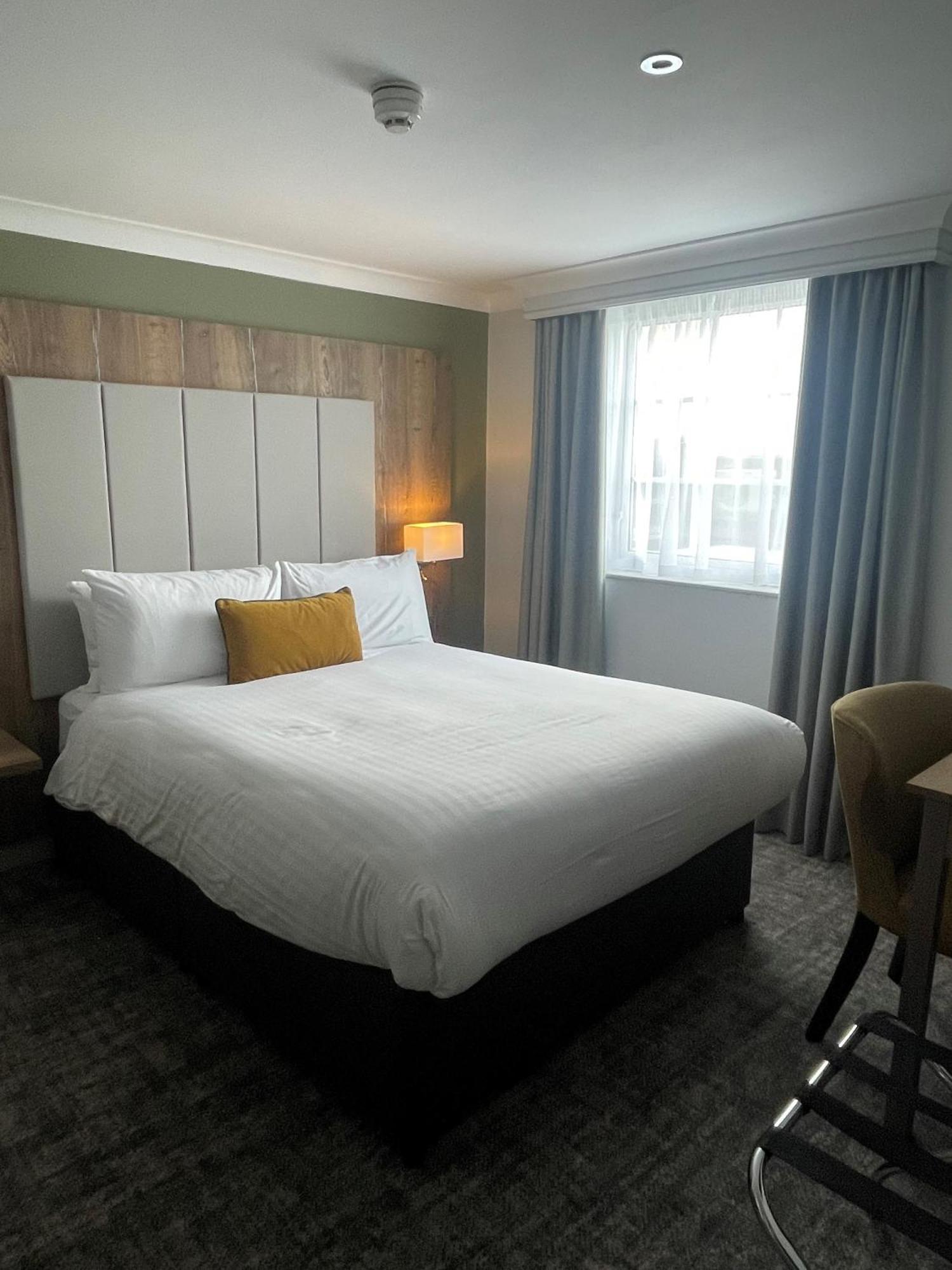 Best Western Premier EMA Yew Lodge Hotel