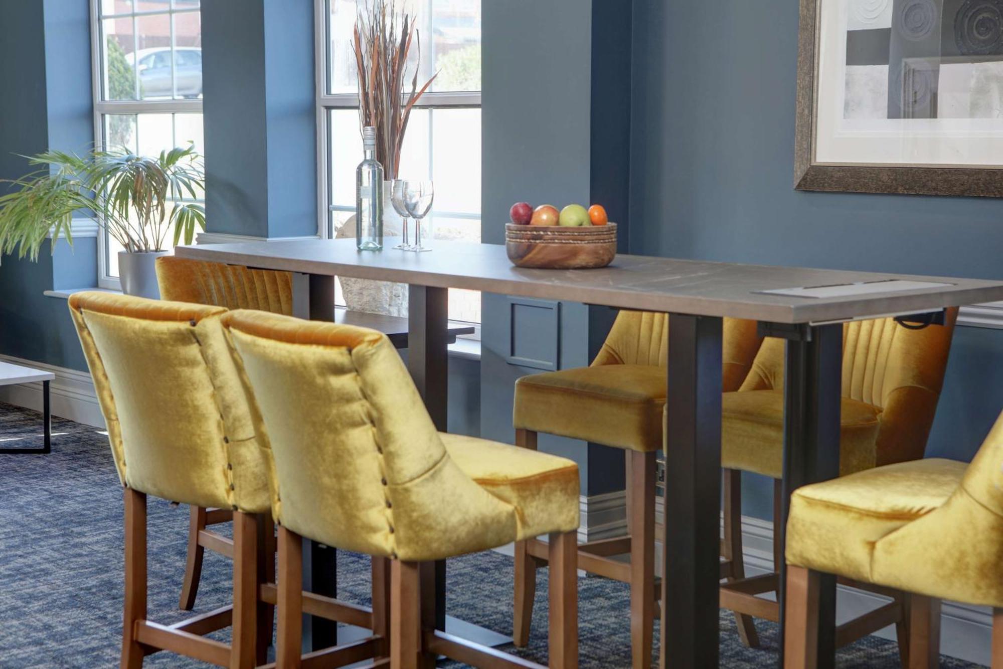 Best Western Premier EMA Yew Lodge Hotel 4*