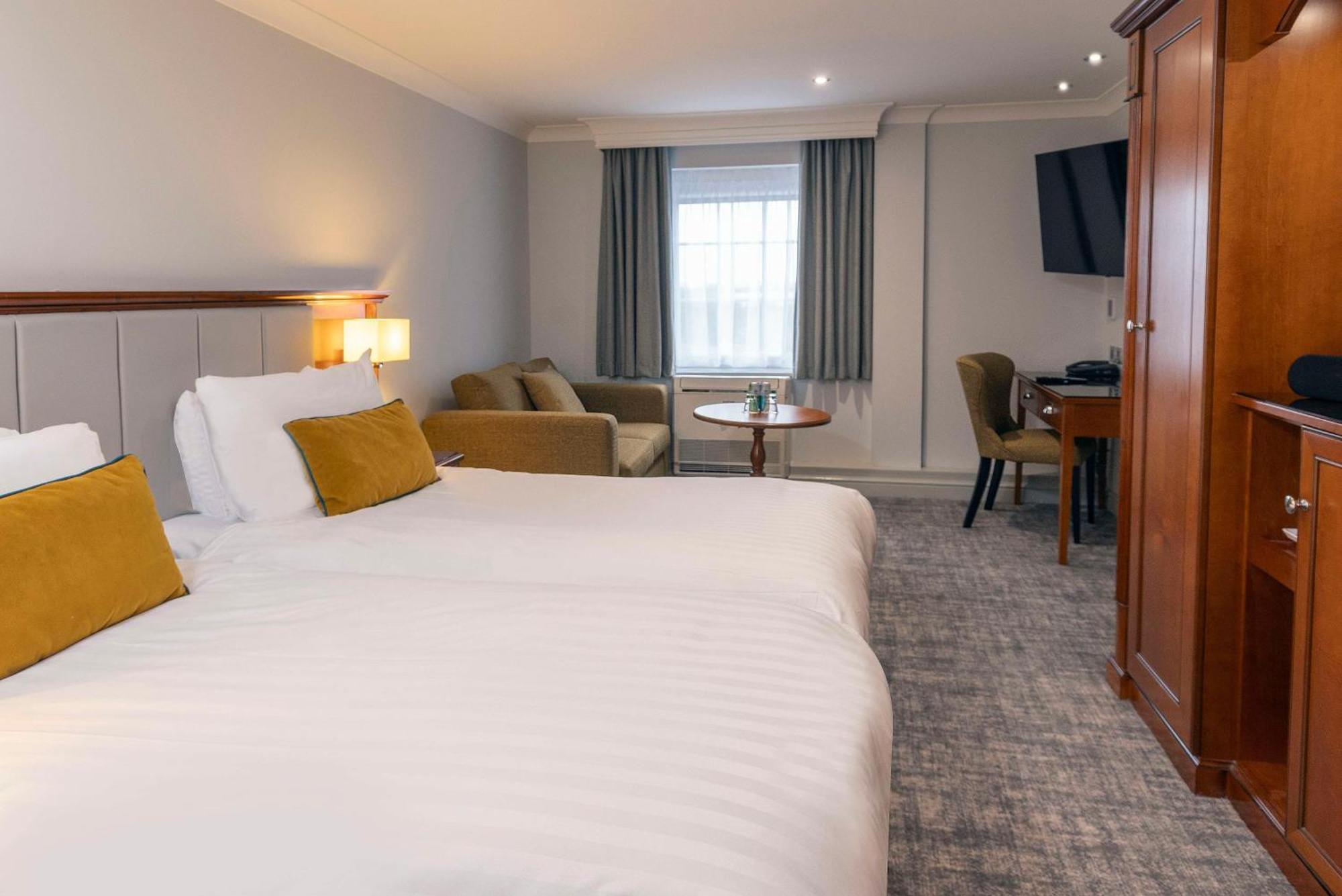 Best Western Premier EMA Yew Lodge Hotel