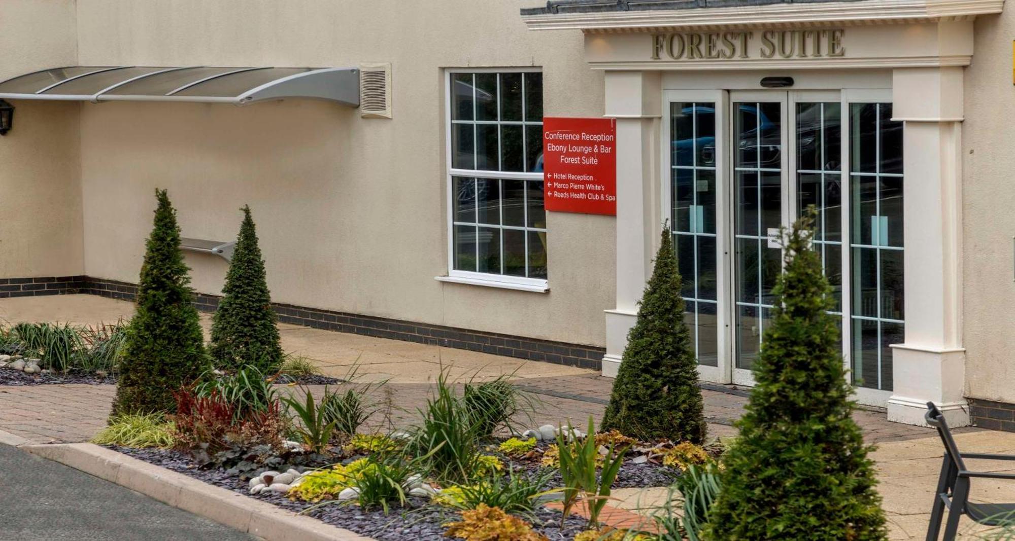 Best Western Premier EMA Yew Lodge Hotel Hotel 4*