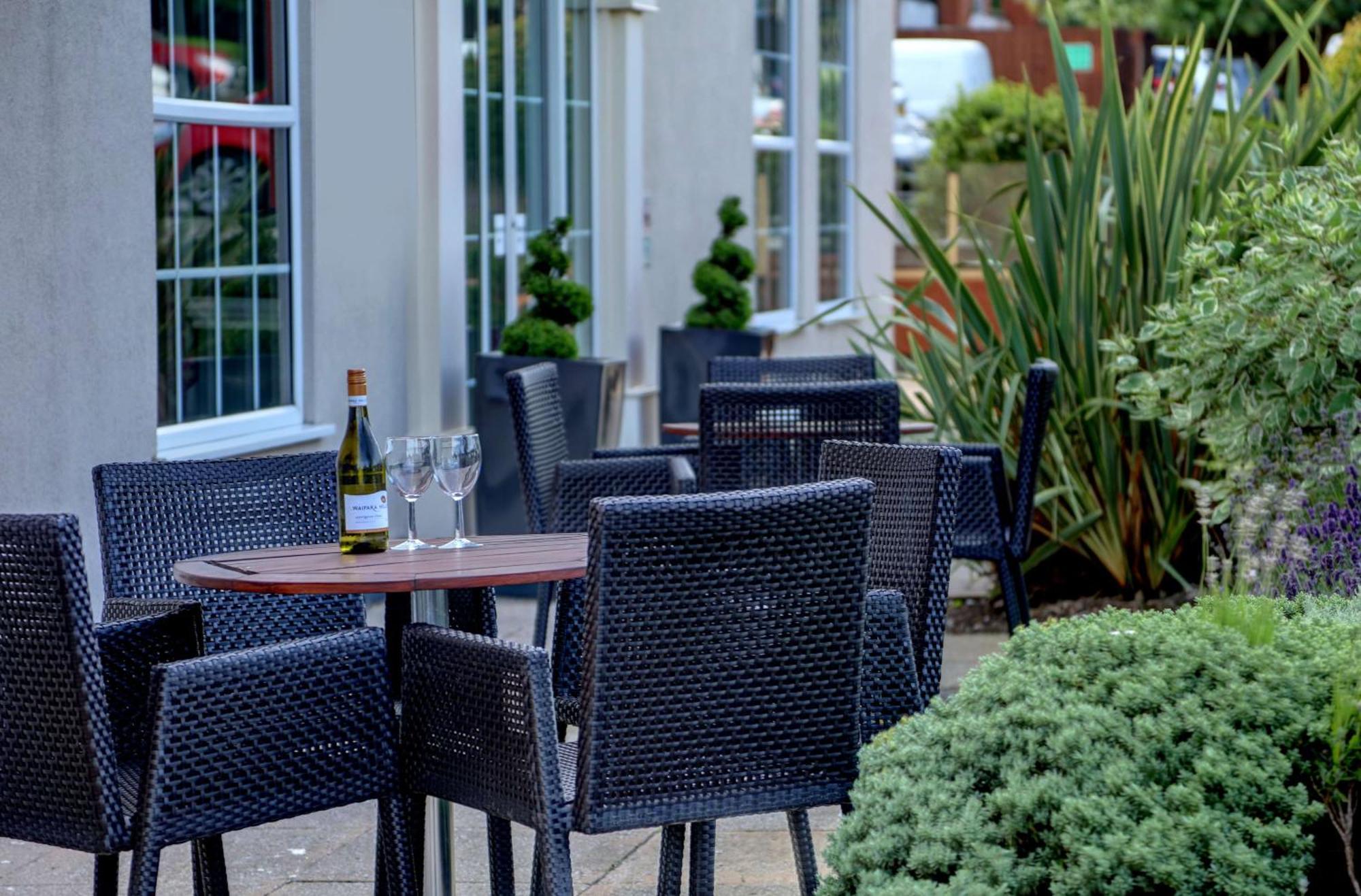 Best Western Premier EMA Yew Lodge Hotel 4*